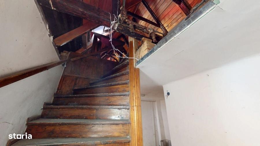 Apartament cu 4 camere în Centrul Istoric