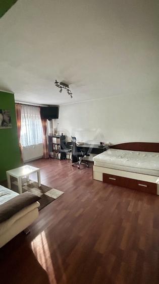 Garsonieră decomandată, mobilată în Drumul Sării