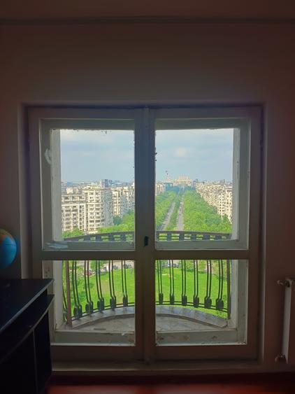Apartament cu 2 camere decomandat în P-ța Alba Iulia