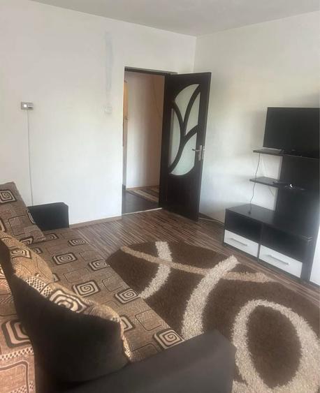 Apartament cu 2 camere decomandat în Plopilor
