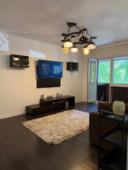 Apartament cu 3 camere decomandat în Lujerului