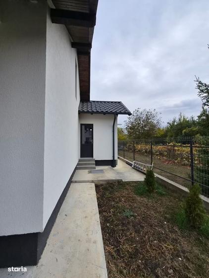 Casă cu 4 camere în Hemeiuș