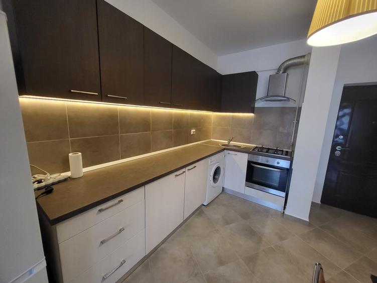Apartament cu 2 camere semidecomandat în Plopilor