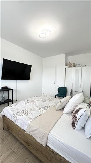 Apartament cu 2 camere decomandat, mobilat în