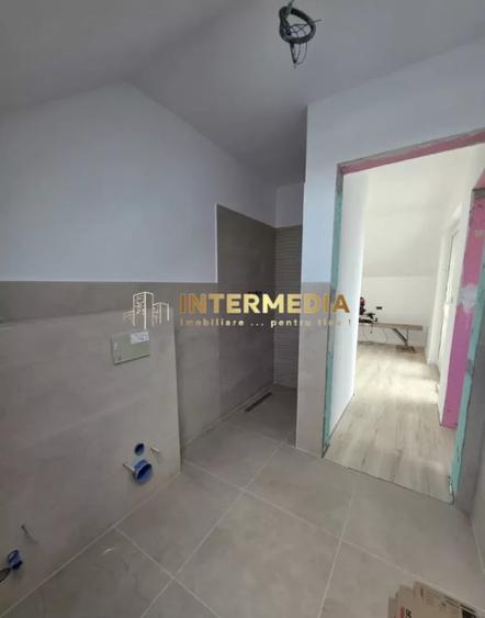 Casă individuală cu 4 camere cu Canalizare în Est