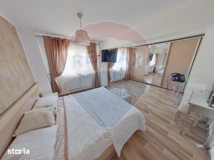 Apartament cu 4 camere de vanzare, Pia?a 1 Decembrie 1918 - 4
