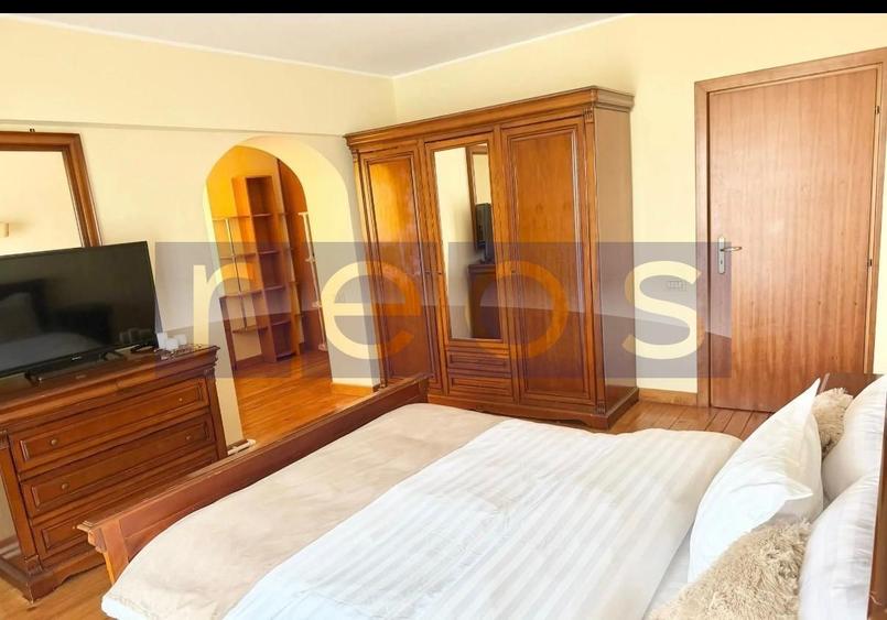 Apartament cu 4 camere, mobilat în Splaiul Unirii