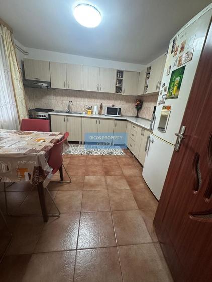 Casă individuală cu 3 camere cu Canalizare în Periferie