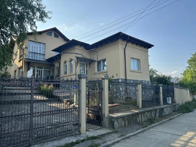 Casă cu 4 camere în Central