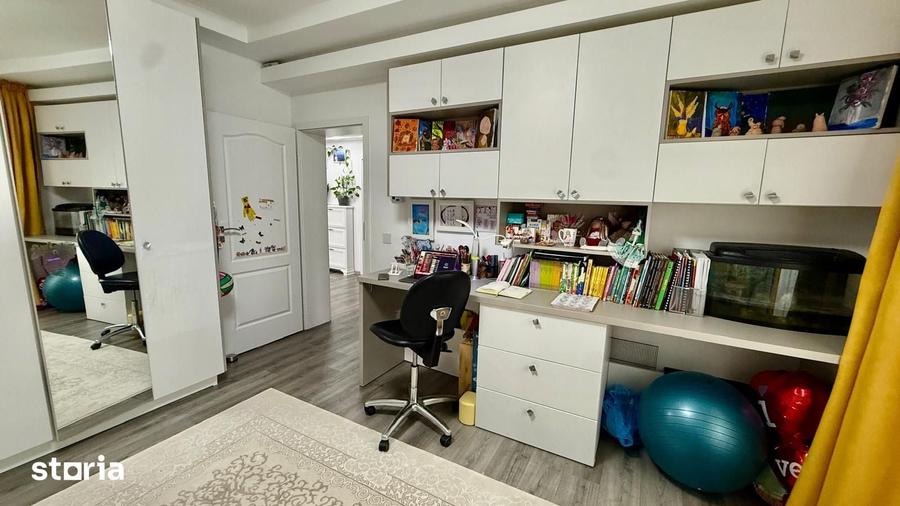 Casă cu 5 camere cu Teren 600 Mp în Aroneanu