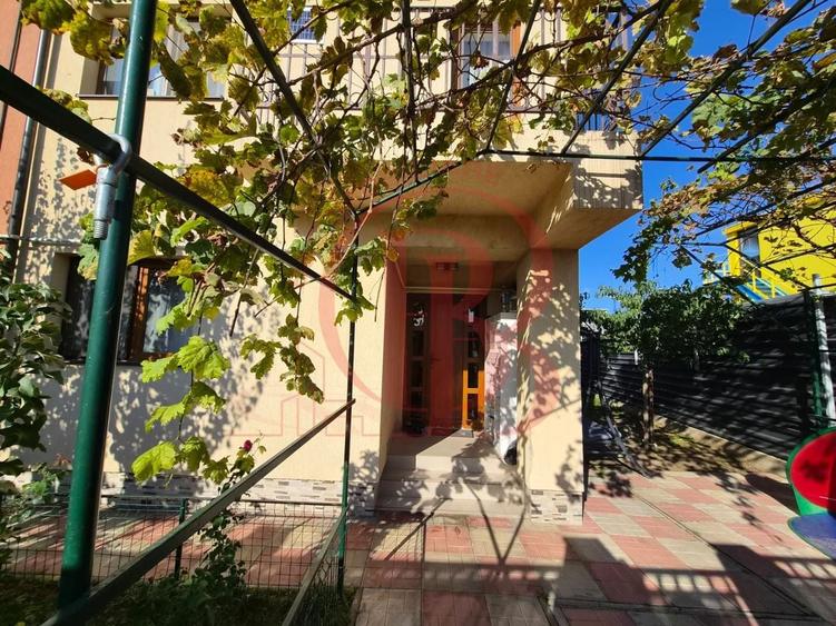 Duplex cu 4 camere cu Canalizare în Theodor Pallady