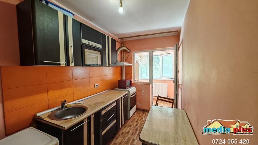 Garsonieră decomandată în Micro 20