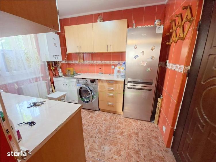 Apartament 3 camere, mobilat si utilat, etaj 1, zona Milcov - 16