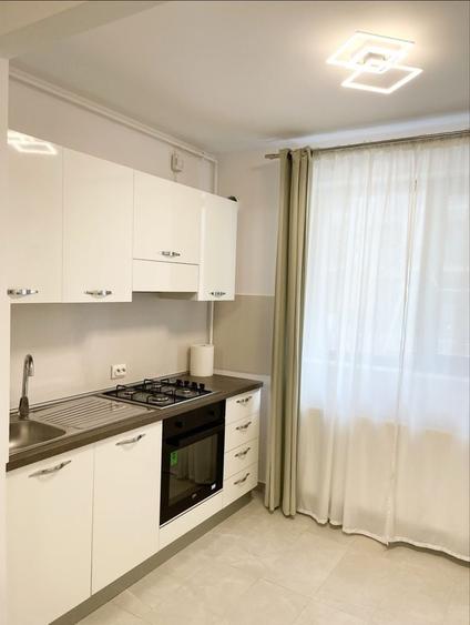 Apartament cu 2 camere decomandat în Titan