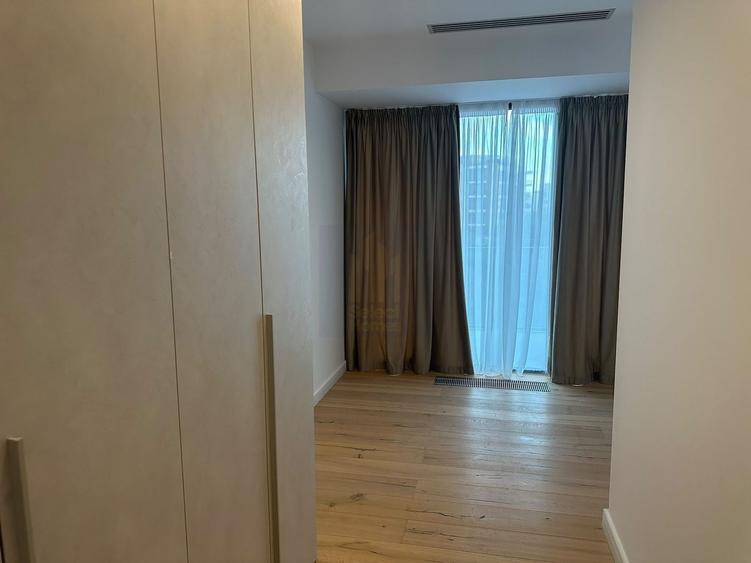 Apartament cu 4 camere semidecomandat, mobilat în Eminescu