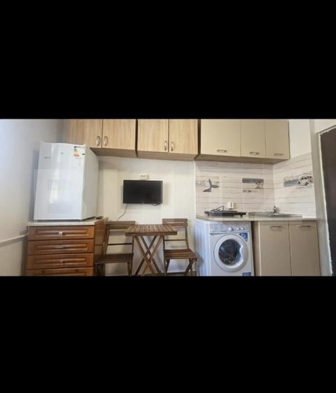 Garsoniera, renovata, cu baie , etaj 1 , Florilor - 9