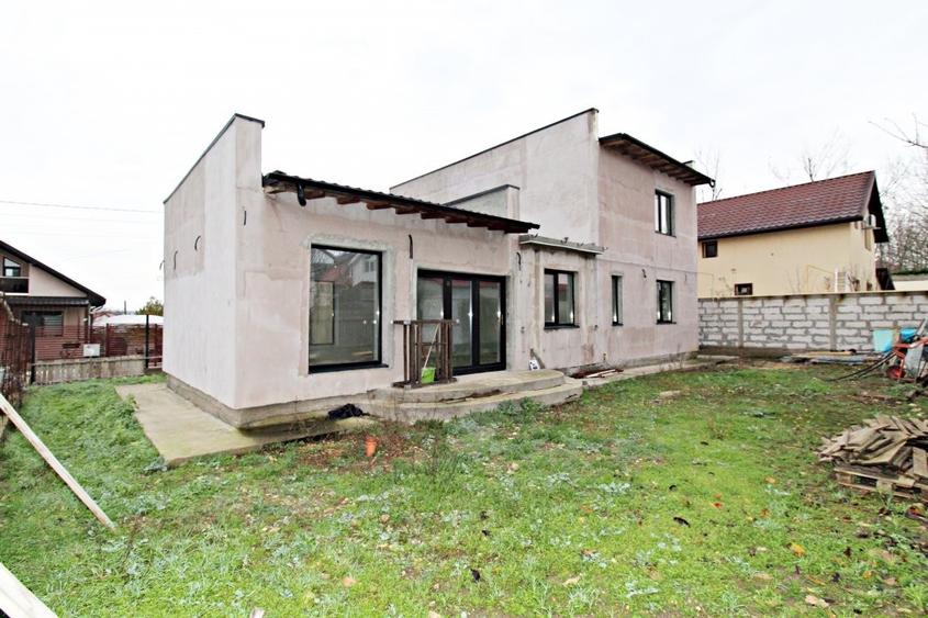 Casă individuală cu 4 camere cu Canalizare în Valu lui Traian