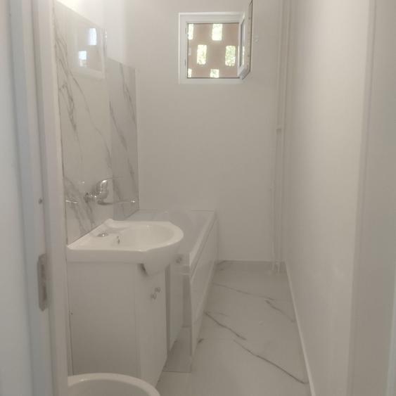 Apartament cu 2 camere nedecomandat în Mihai Bravu