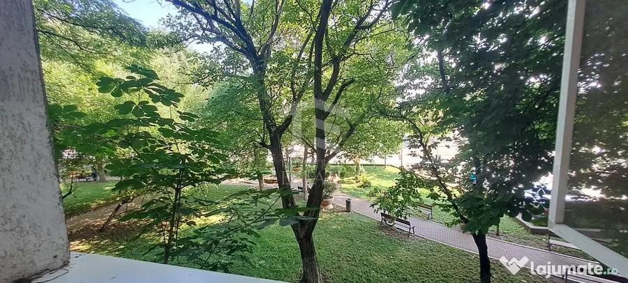 Garsonieră decomandată în Brâncoveanu