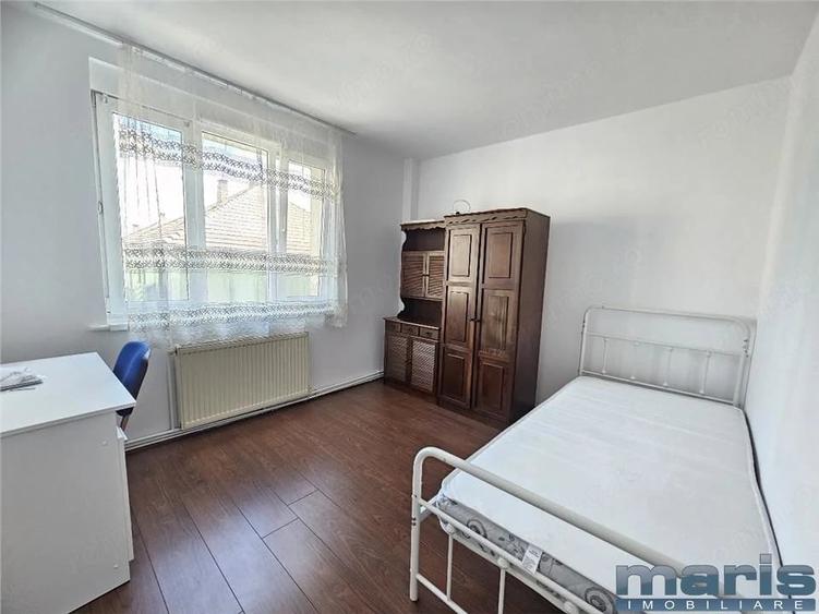 Apartament cu 2 camere decomandat în Cornișa