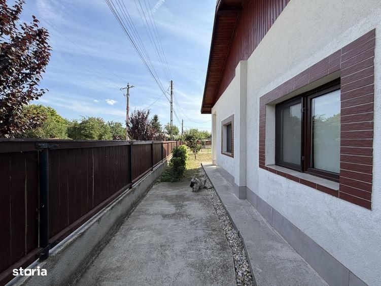 Casă cu 4 camere cu Teren 817 Mp în Herăști