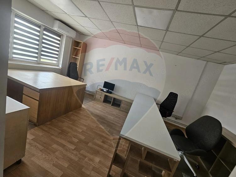 Spațiu comercial, de 64 mp, în Central