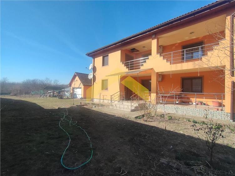 Casă individuală cu 5 camere cu Canalizare în Zădăreni