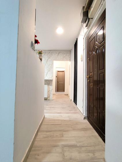 Apartament cu 3 camere decomandat în CET