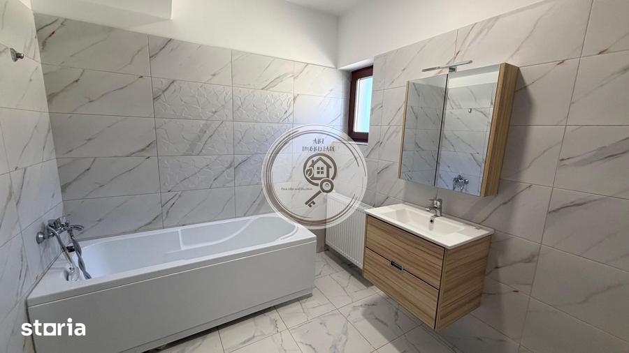 Casă cu 4 camere cu Teren 200 Mp în Tractorul