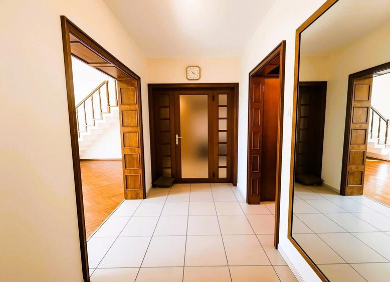 Apartament cu 3 camere decomandat, mobilat în Cotroceni