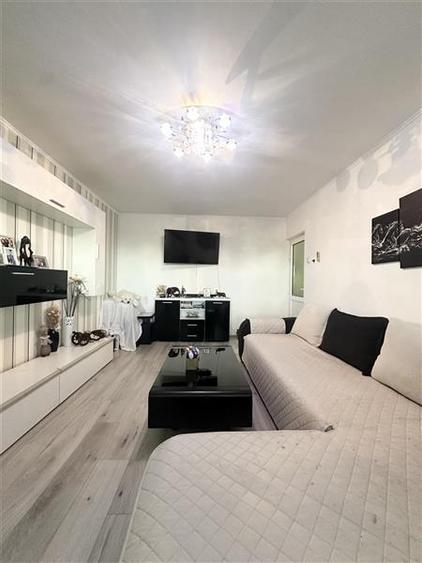 Apartament 3 Camere Decomandat Zona Far - 3