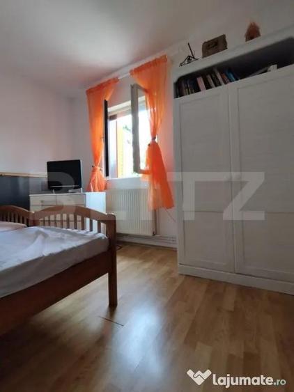 Casă cu 7 camere cu Teren 440 Mp în Poiana