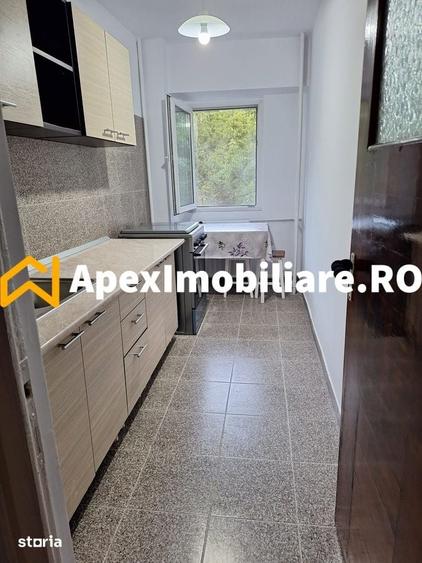 Garsonieră decomandată în Tei