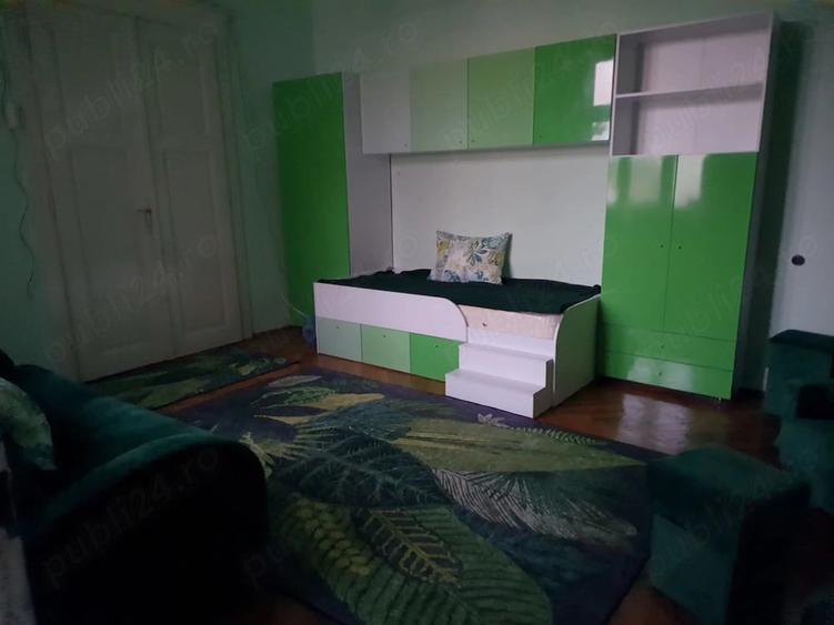 Apartament cu 2 camere decomandat în Badea Cârțan