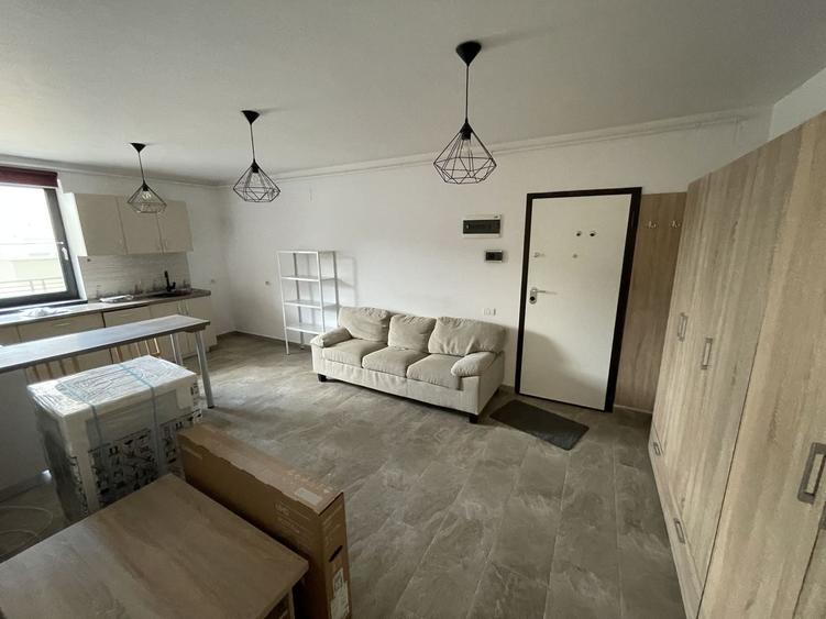 Apartament cu 2 camere semidecomandat, mobilat în Braytim