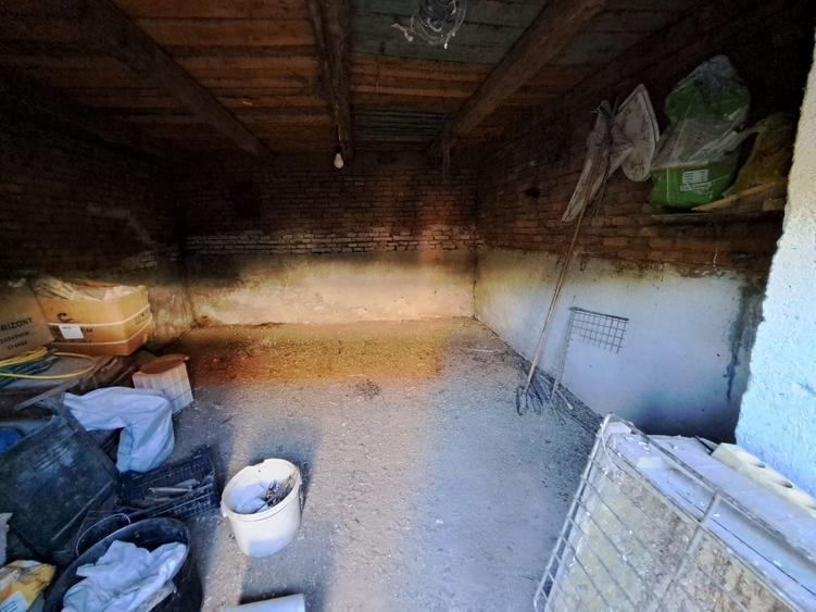 Casă individuală cu 3 camere cu Canalizare în Ruși