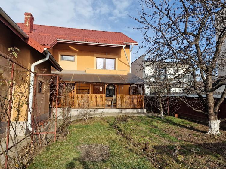 Casă individuală cu 5 camere cu Canalizare în Burdujeni
