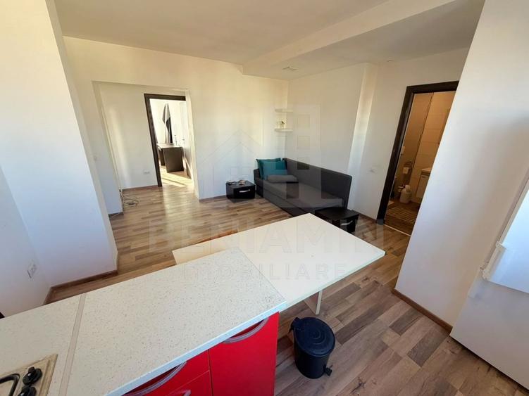 Apartament cu 3 camere semidecomandat, mobilat în Griviței