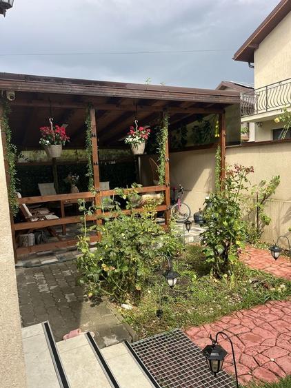 Casă cu 4 camere în Central