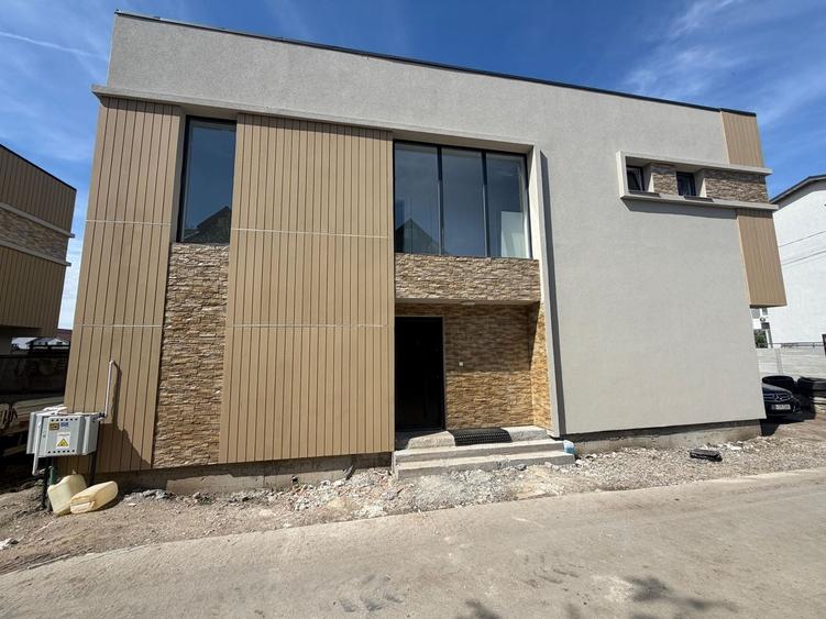 Casă individuală cu 4 camere cu Canalizare în Central