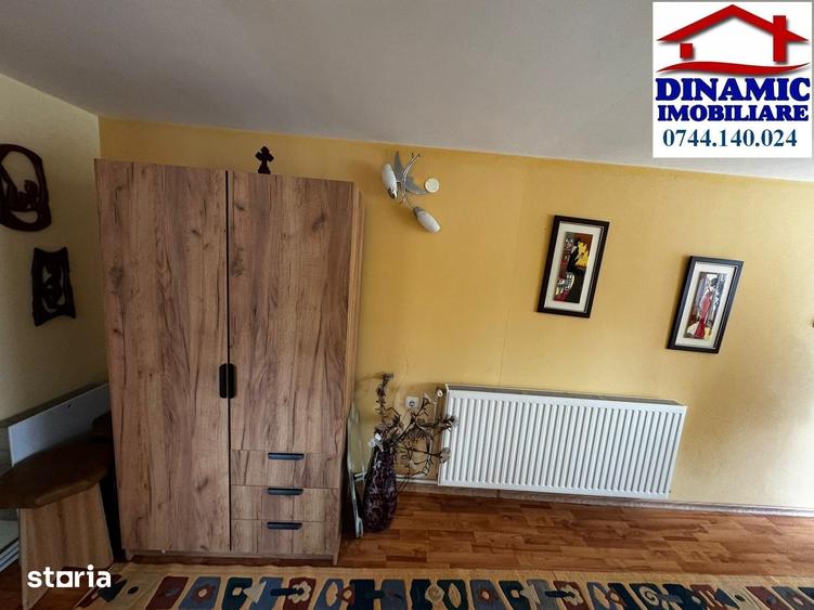 Casă cu 5 camere cu Teren 1000 Mp în Alexandru cel Bun