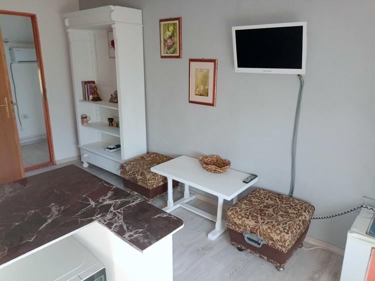 Apartament cu 2 camere decomandat în Pârneava