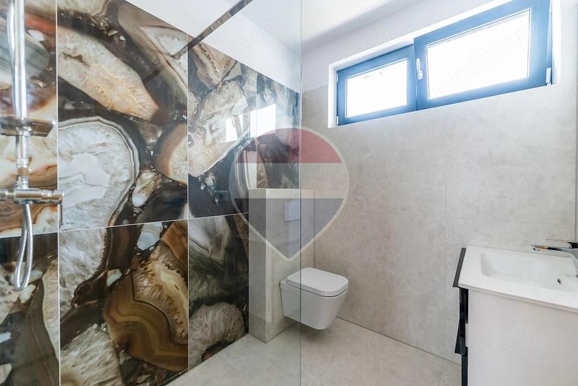 Casă cu 4 camere cu Teren 230 Mp în Pârneava