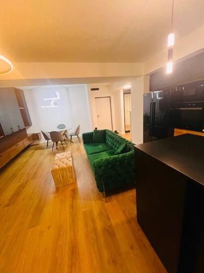 Apartament cu 2 camere decomandat, mobilat în Central