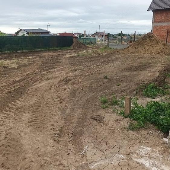 Teren de 570 mp, în Vânători
