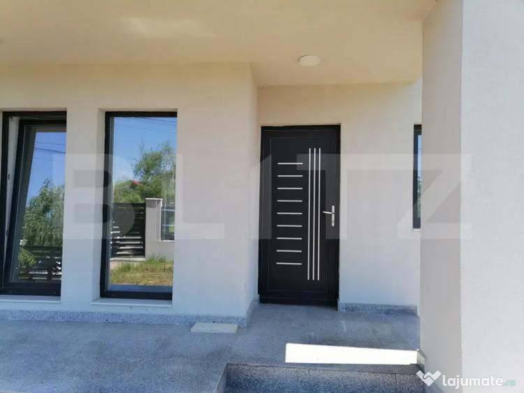 Casă cu 7 camere cu Teren 488 Mp în Valea