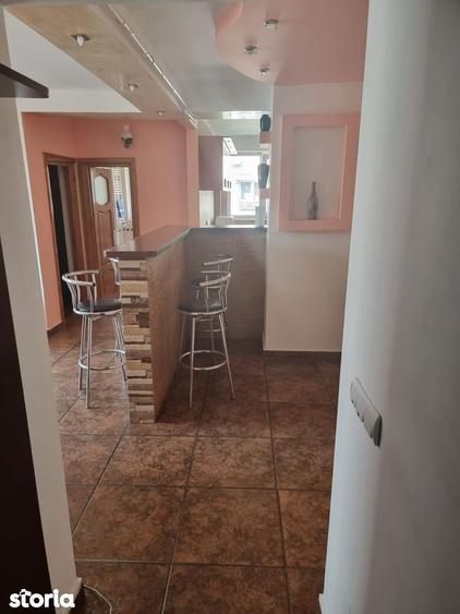 Apartament cu 2 camere semidecomandat, mobilat în Piața Unirii