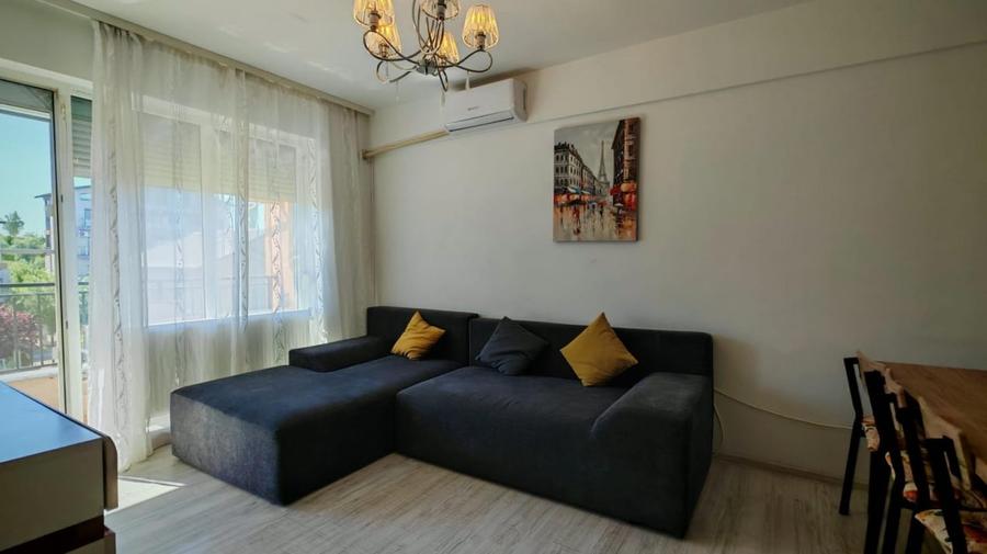 Apartament cu 2 camere decomandat, mobilat în Central