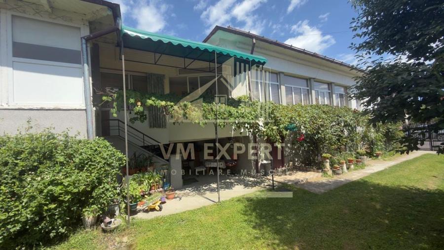 Casă cu 5 camere cu Teren 456 Mp în Ultracentral