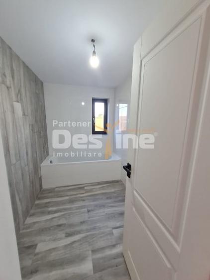 Casă individuală cu 5 camere cu Garaj în Muntenii de Sus